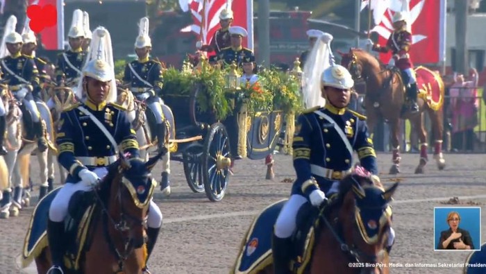 Bendera Merah Putih Bersinar di Kirab HUT RI ke-80 dengan Garuda Prabayaksa