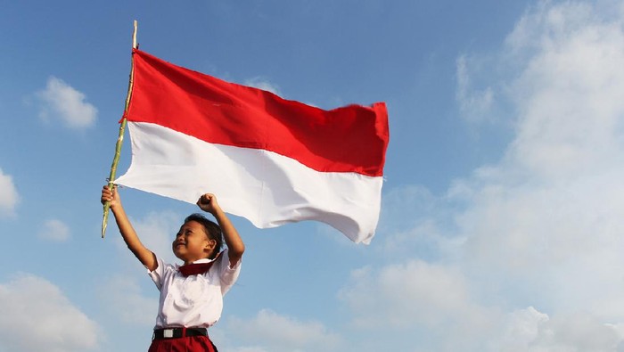 **Menyeberangi Jembatan Emas Kemerdekaan: Sukarno dan Mimpi Indonesia Merdeka**