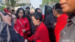 Megawati Hadiri HUT RI di Sekolah Partai, Prananda Ikut Dampingi