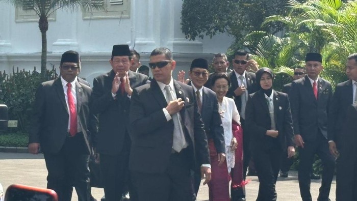**Bareng Boediono, SBY Teguh Hadiri HUT RI Ke-80 di Istana Merdeka**