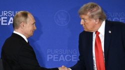 “Trump Beri ‘Surat Perdamaian’ dari Melania ke Putin: Langkah Mengejutkan di Alaska”