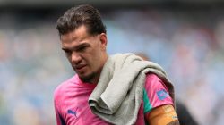 **Tak Dibawa Lawan Wolves, Ederson Segera Hengkang dari Man City?**