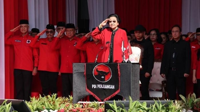 Hasto Terungkap! Arahan Megawati Soal Penundaan Rilis Penulisan Ulang Sejarah Membuat Heboh!