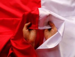 “Bule dan Demokrasi: Refleksi Kemerdekaan yang Mengguncangkan Kebiasaan”