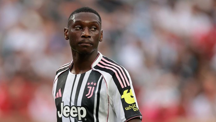 **Kolo Muani Siap Potong Gaji, Kembali Berseragam Juventus!**