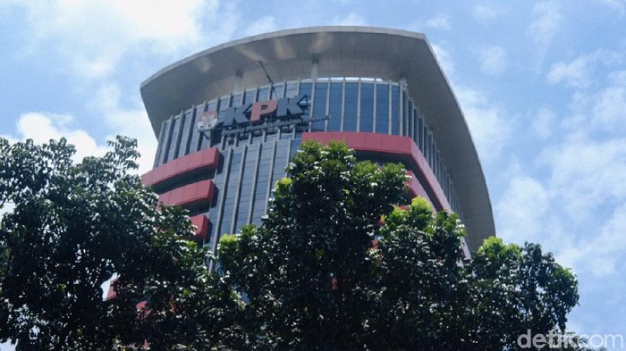 KPK Intensif Cecar Mantan Kajati Idianto soal Proyek Jalan Sumut: Ini Alasannya!