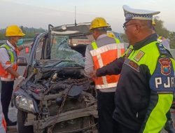 Tragedi Tol Jombang: Wuling Tabrak Truk, Tewaskan 3 Orang, Identitas Korban Terungkap