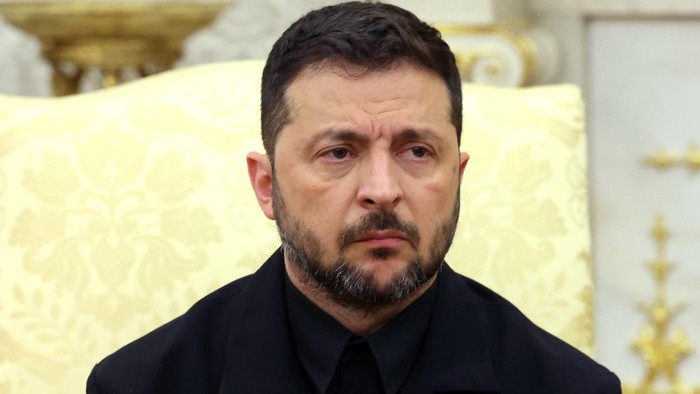 Posisi Zelensky dalam Pertemuan dengan Putin: Kunci Akhir Perang Ukraina?