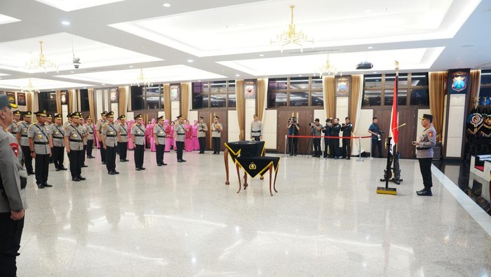 14 Pati Polri Sandang Jabatan Baru: Irwasum hingga Kapolda Metro Terlantik, Perkuat Struktur Organisasi
