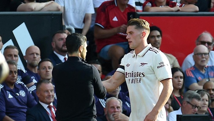 Neville Yakin Gyokeres Jadi Pembeda Nyata Arsenal Musim Ini