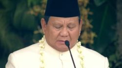 **Prabowo Menulis Sejarah, Membacakan Proklamasi di HUT RI: Ragam Komentar dari Senayan**