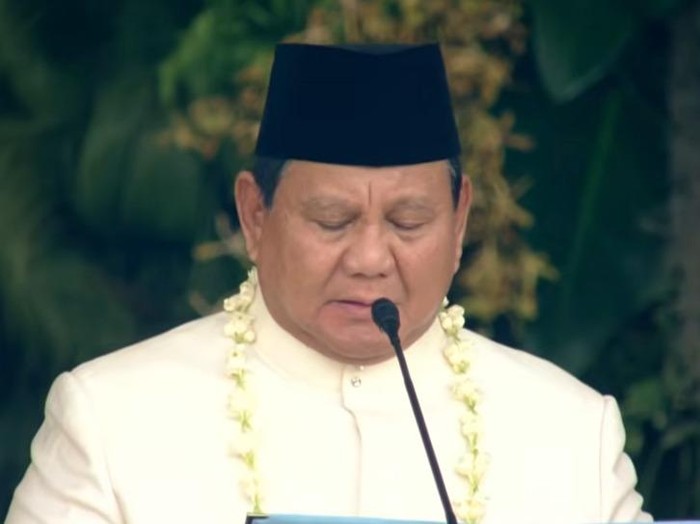 **Prabowo Menulis Sejarah, Membacakan Proklamasi di HUT RI: Ragam Komentar dari Senayan**