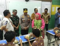 **SPPG di Jakbar Diresmikan, 3.547 Siswa Terima Makan Bergizi Gratis**