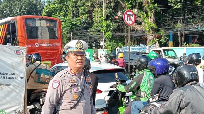 Lalin di Sejumlah Arteri Jakarta Macet Imbas Proyek Galian - Update 1