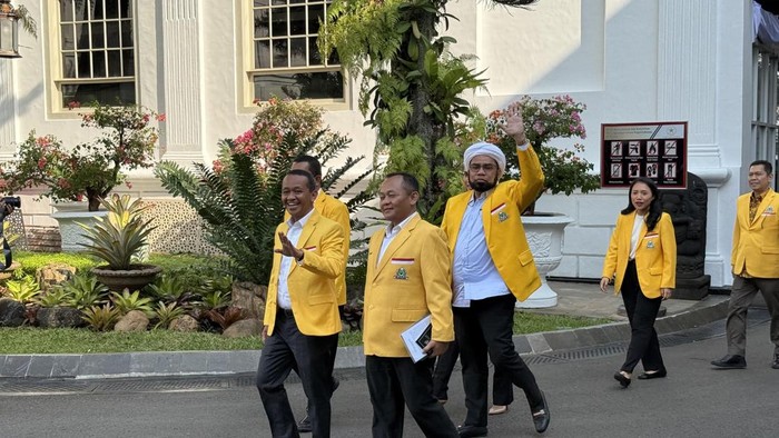 Bahlil Ungkap Isi Pertemuan Pengurus Inti Golkar dengan Prabowo di Istana - Update 1