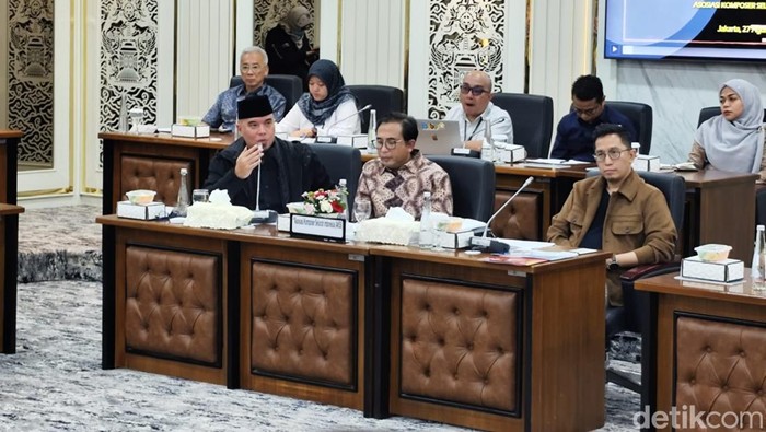 [Ahmad Dhani Terancam Kehilangan Kursi DPR karena Interupsi Ariel-Judika]
