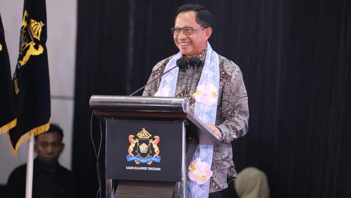 **Mendagri Tegaskan: Tanpa Kolaborasi Pemda-Kadin, Perekonomian Daerah Terasa!**