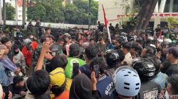 **Pangkostrad Datangi Mako Brimob Kwitang, Sempat Diskusi dengan Massa**