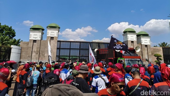 Peneliti CSIS: Ketidakadilan Menyulut Demo, Rakyat Vs Politikus Arogan!