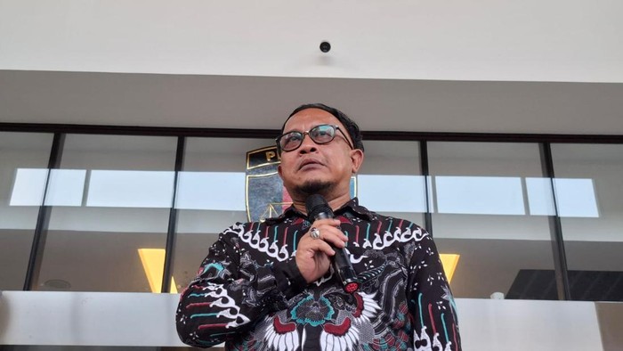 **Kompolnas Serukan Kebijakan Damai, Minta Aparat dan Masyarakat Tahan Emosi**