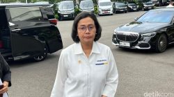 **Airlangga Bantah Isu Sri Mulyani Mundur, Pastikan Ikut Sidang Kabinet di Istana**