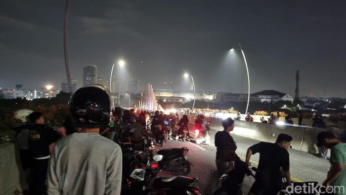 Bekasi Malam Ini: Antara Kebiasaan Warga dan Suara Petasan di Jl. Pangeran Jayakarta