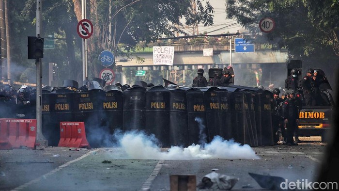 Prabowo Akan Naikkan Pangkat Polisi yang Terkena Kericuhan, Inilah Arahan Penuhnya!