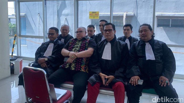 Vonis Razman Ditunda, Sidang Pencemaran Nama Baik Hotman Paris Gegerkan Publik