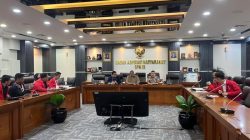 **Wakili Pimpinan Dewan, Andre Rosiade & Daniel Johan Terima GMNI di DPR: Perbincangan Politik Mahasiswa Berkembang!**