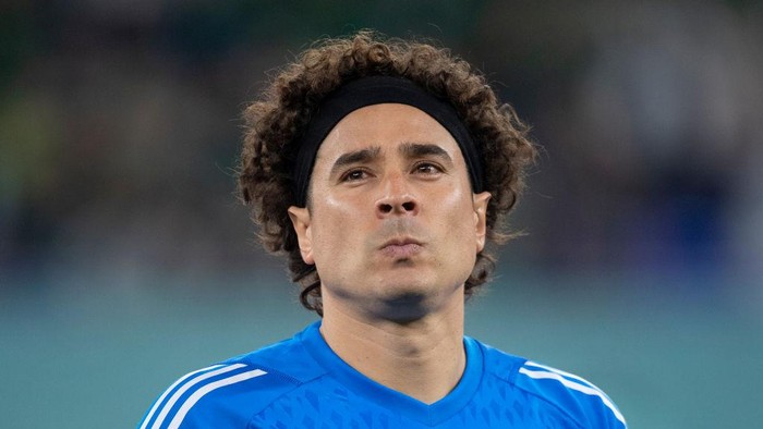 **Guillermo Ochoa's Coffee Break Ends His Transfer to Burgos**