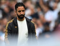 **Amorim Tetap Bertahan, Klub Menentukan Masa Depannya di MU**