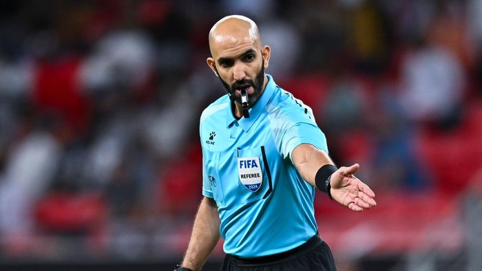 **Kiprah Ahmad Al Ali Wasit yang Pimpin Indonesia Vs Arab Saudi: Kualifikasi Menjanjikan**