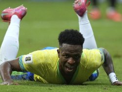 **Duh, Vinicius Dituding ‘Maniak Seks’ oleh Model Asal Brasil**