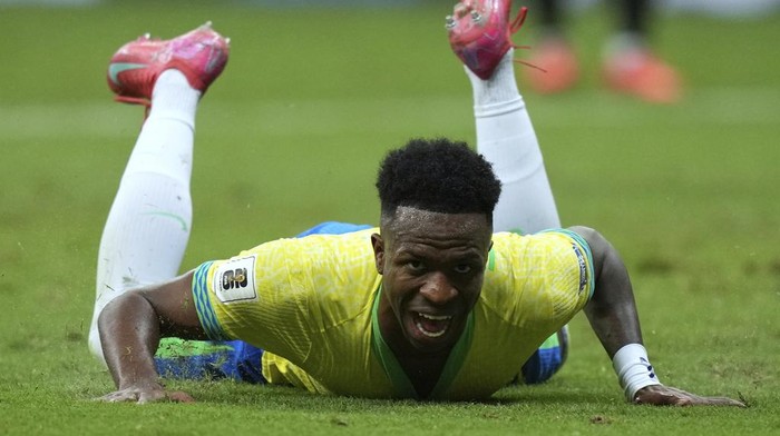 **Duh, Vinicius Dituding 'Maniak Seks' oleh Model Asal Brasil**