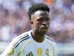 Maaf Vini, tapi Selingkuh di Bola? Publik Terkejut dengan Pengecekan Vinicius!