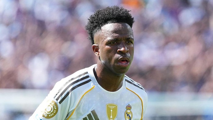Maaf Vini, tapi Selingkuh di Bola? Publik Terkejut dengan Pengecekan Vinicius!