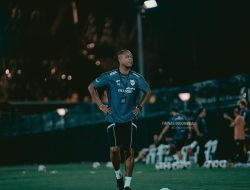 “Timnas Indonesia: Gaya Main Baru Kluivert Amburadul! Apakah Ini Langkah Menuju Sukses atau Kebablasan?”