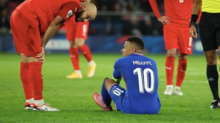 Duh! Cedera Mbappe Kambuh saat Bela Prancis, Gagal Finish di Laga vs Azerbaijan