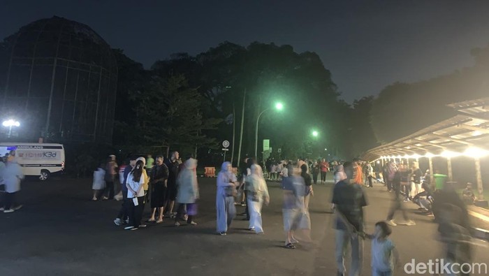 Malam Ragunan Menggoda: Warga Jaktim Bersenang-Senang Bareng Anak!