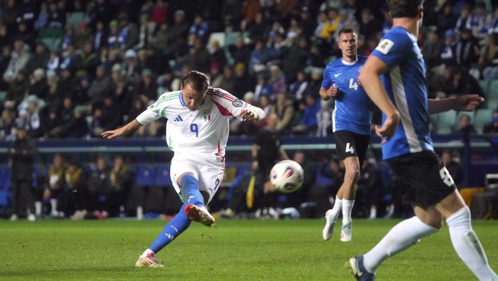 **Estonia vs Italia: Gli Azzurri Kukuhkan Kemenangan 3-1 di Kualifikasi Piala Dunia 2026**