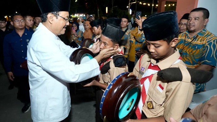Kunjungi Sekolah Rakyat di Mojokerto, Mensos Disambut Puisi & Pidato Siswa - Update 1