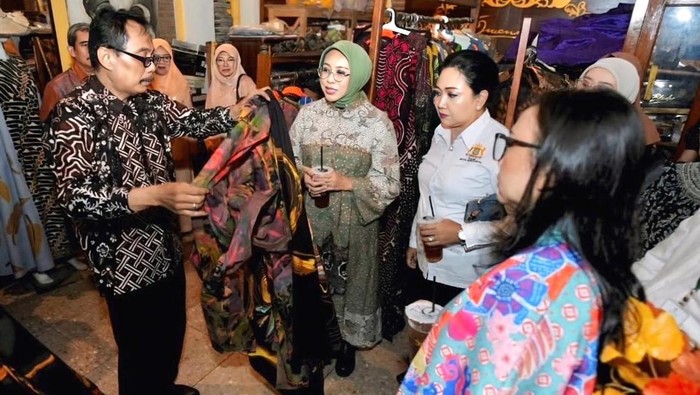 Fatma Saifullah Yusuf: Pemberdayaan Disabilitas Melalui Batik Solo, Inklusi Lewat Budaya