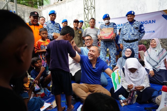 Zulhas Beri Harapan Baru dengan Modal Usaha bagi Korban Kebakaran Pengadegan