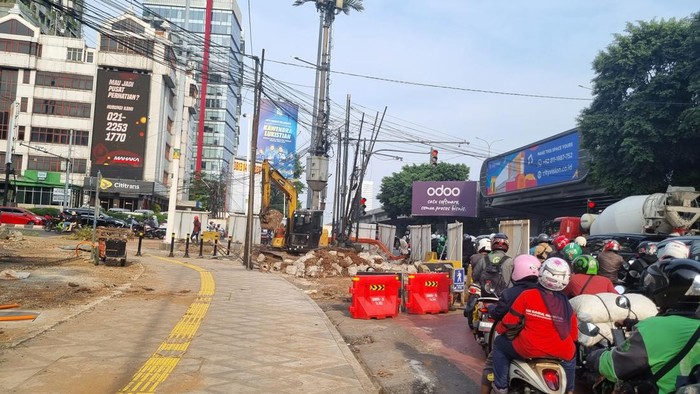 Tak Ada Habisnya: Galian di TB Simatupang Kembali Muncul, Warga Terus Kesal