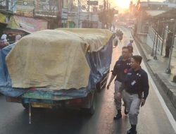 Truk Mogok di Petukangan, Warga Transj Koridor 13 Terjebak dalam Antrean Mengerikan