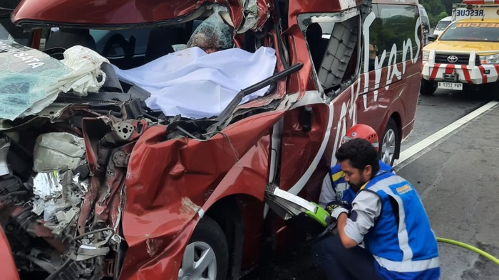 Tragedi Tol Purbaleunyi: Mobil Travel Vs Truk, 1 Tewas, 9 Luka