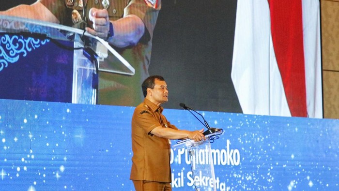 **Ahmad Luthfi Minta Dukung Revitalisasi Tambak Pantura, Target 971 Km Selesaikan!**