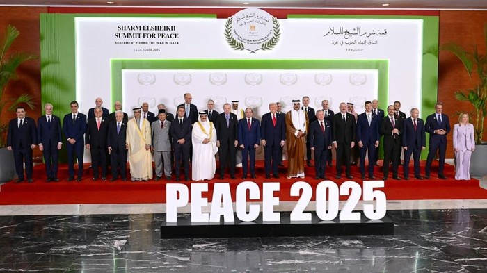 Prabowo Berjejer dengan Trump, El-Sisi, dan Erdogan di KTT Perdamaian Gaza