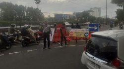 Galian Proyek Saluran Air, Lalin di Jl. Arjuna Selatan Jakbar Dialihkan Kembali