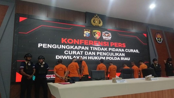 **8 Pelaku Kejahatan di Riau Dibekuk: Jambret, Culik hingga Garong Minimarket**